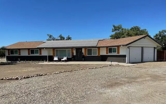 33583 Road 220, Woodlake, CA 93286