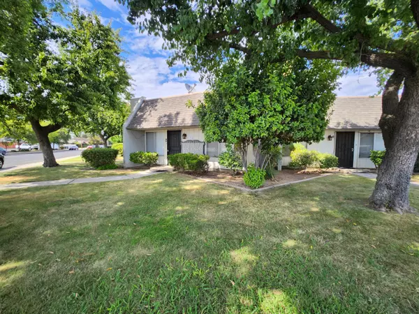 930 N Villa Avenue, Dinuba, CA 93618