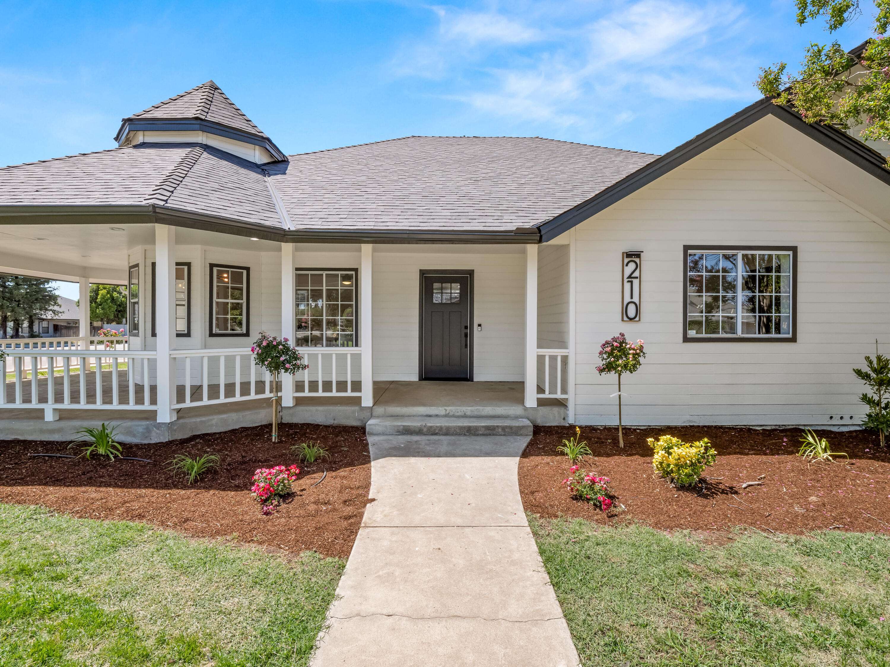 Clovis, CA 93612,210 W Paul Avenue