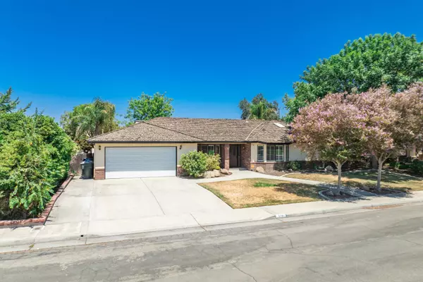 124 W Sherwood Drive, Hanford, CA 93230