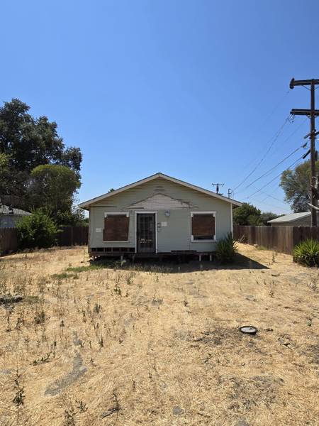 245 Smith Avenue, Lemoore, CA 93245