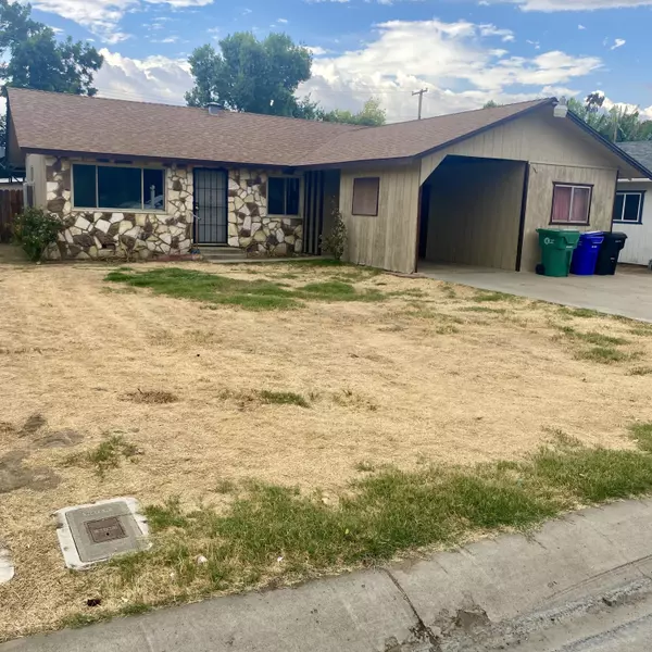 1704 W Belleview Avenue, Porterville, CA 93257