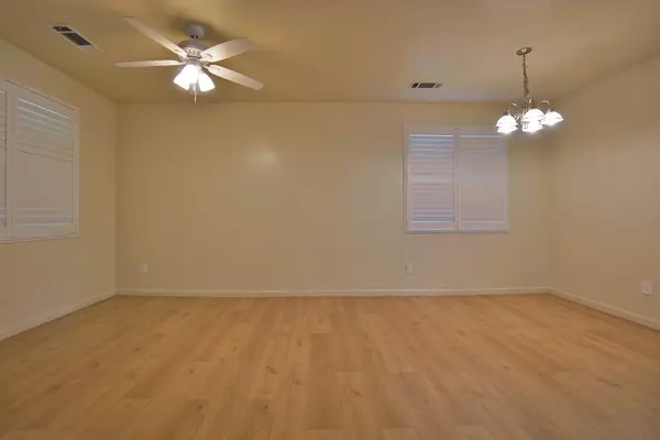 3000 SE Sunnyside Court Visalia, CA 93292