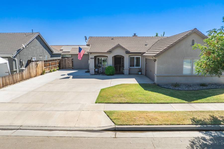 590 Hearth Way, Lemoore, CA 93245