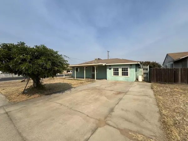 1076 N Hemlock Avenue, Reedley, CA 93654