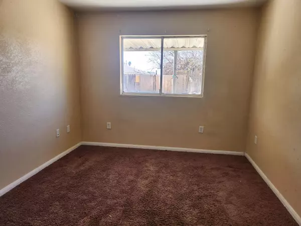 Bakersfield, CA 93306,517 Tulip Street