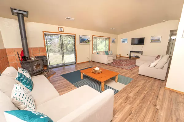 Miramonte, CA 93641,52865 Highway 245