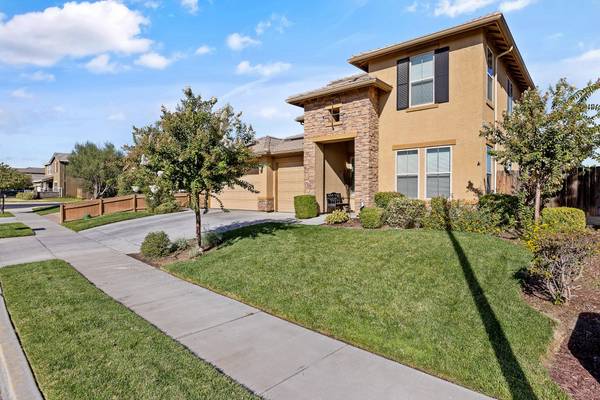 Lemoore, CA 93245,724 Arlington Place