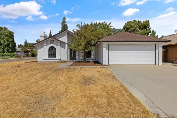 1548 W Henley Creek Road, Reedley, CA 93654