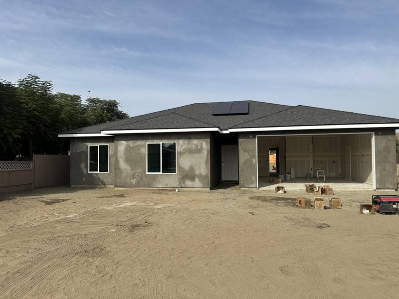 718 W La Vida, Porterville, CA 93257