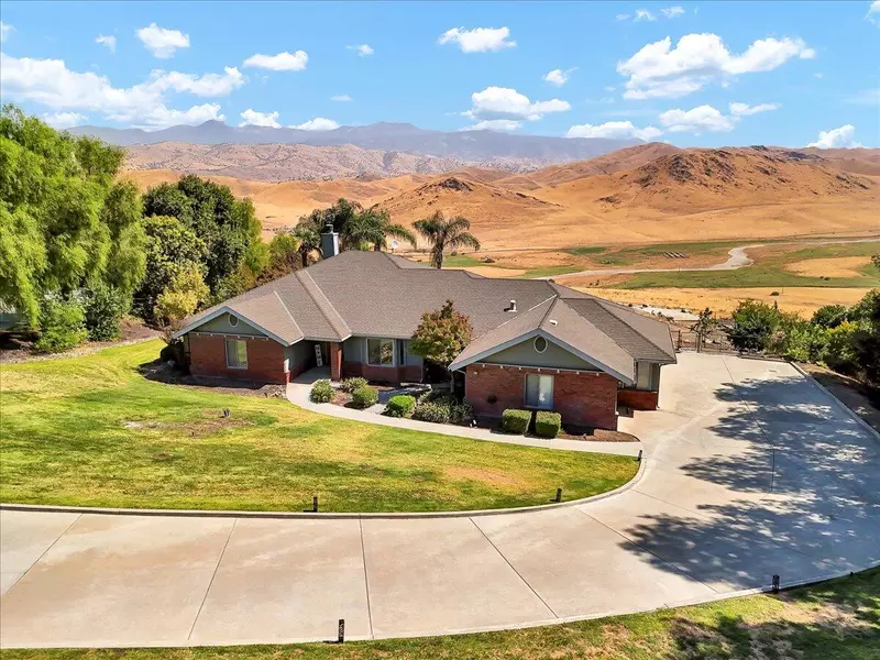 355 High Sierra Drive, Exeter, CA 93221