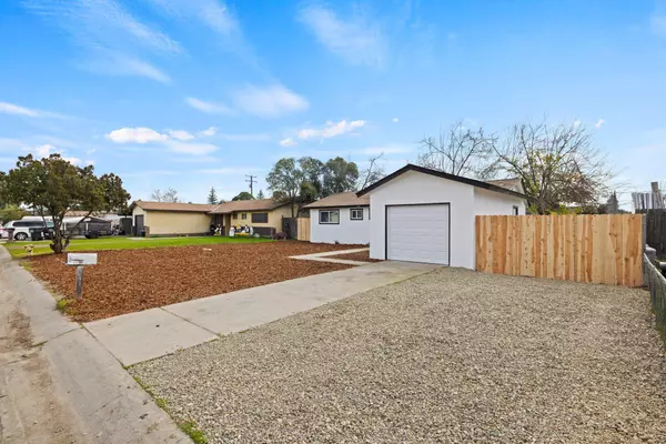 Visalia, CA 93277,4211 W Sunnyside Avenue