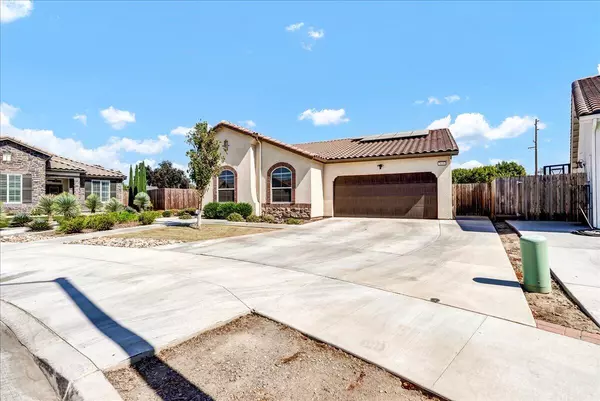 3646 E Meadow Court, Visalia, CA 93277