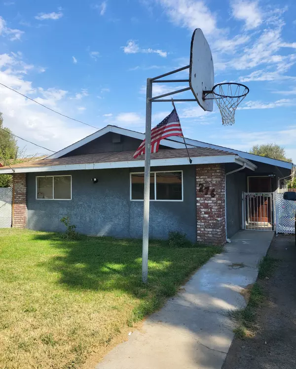 276 N Cottage Street, Porterville, CA 93257