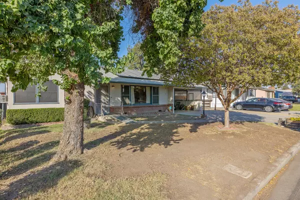 Visalia, CA 93277,2932 E College Avenue