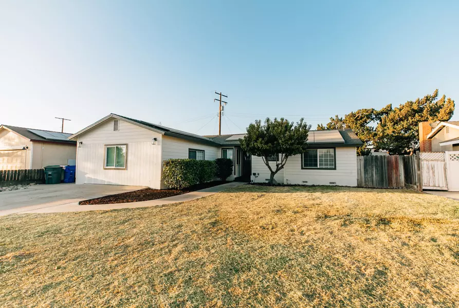 127 Whittier Court, Exeter, CA 93221