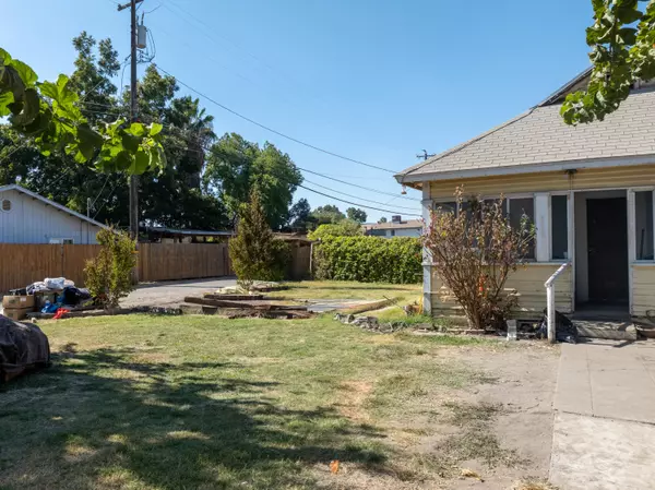 Corcoran, CA 93212,916 Norboe Avenue