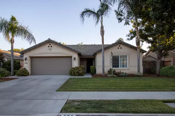 929 W Elkhorn Court,  Visalia,  CA 93277