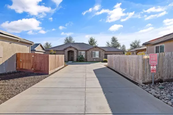 3086 Alexandria Street, Tulare, CA 93274