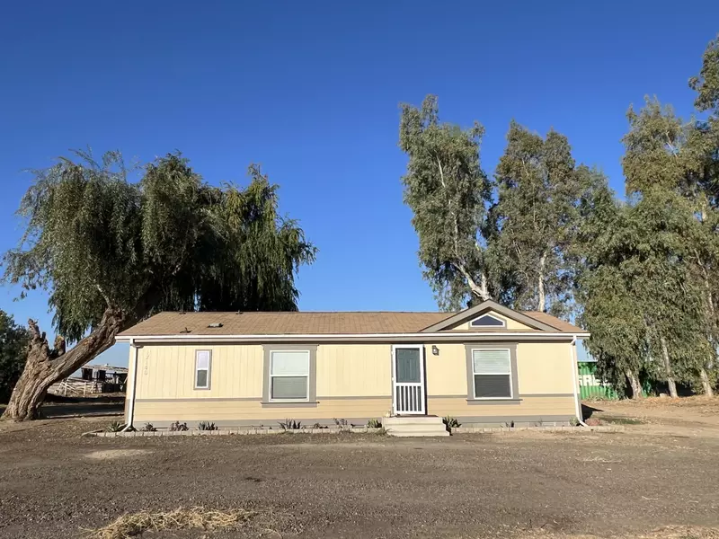 17140 Jackson Avenue, Lemoore, CA 93245