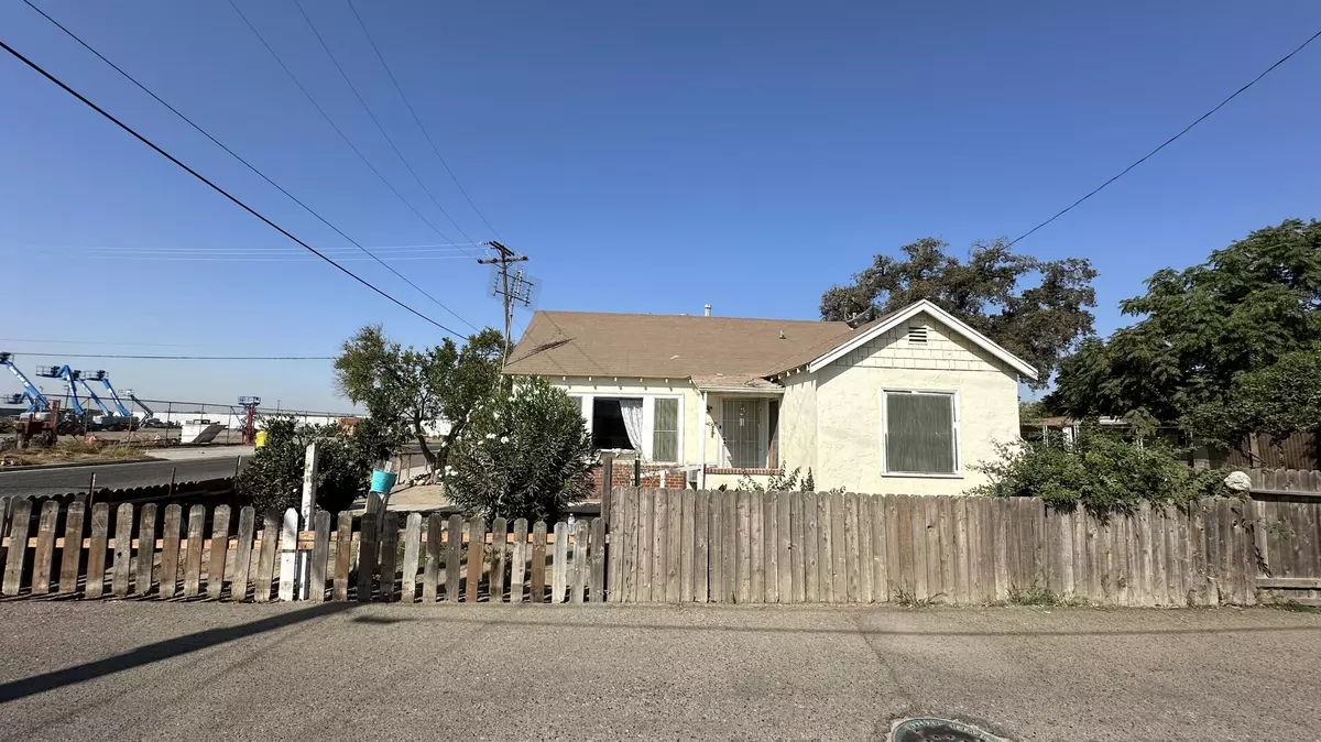 Tulare, CA 93274,121 W Tuggle Street