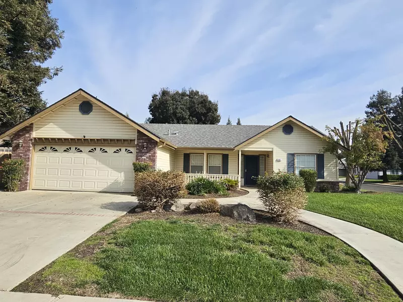 601 Rolling Hills Street, Exeter, CA 93221