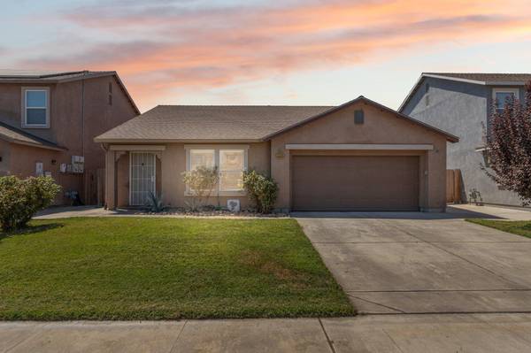 2209 Poppyview Place, Tulare, CA 93274