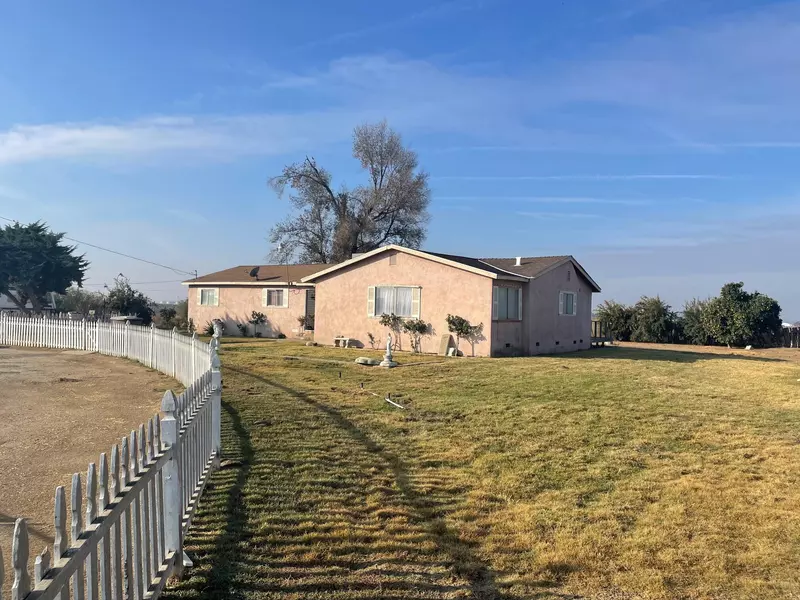 12840 10th Avenue, Hanford, CA 93230