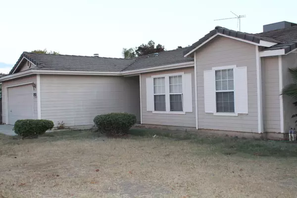 2337 W Harold Court, Visalia, CA 93291