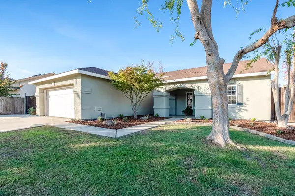 872 Danville Avenue, Tulare, CA 93274