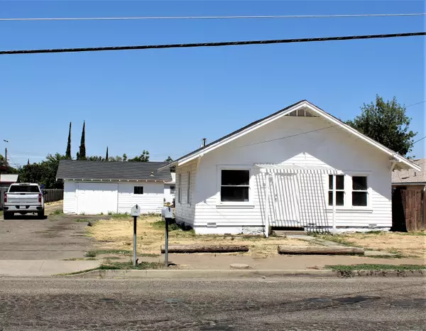 131 N Villa Street, Porterville, CA 93257