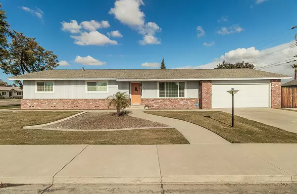 572 W Huntsman Avenue, Reedley, CA 93654