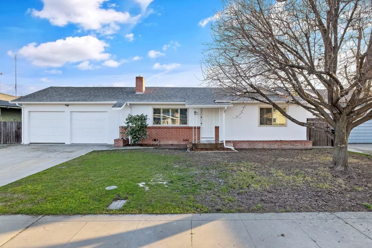 Visalia, CA 93277,2715 W Laurel Avenue