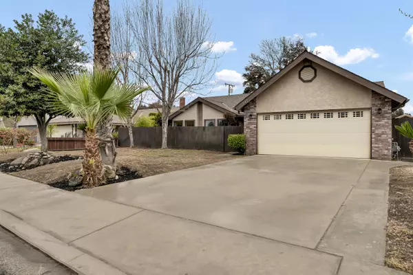 546 W Vassar Avenue, Visalia, CA 93277