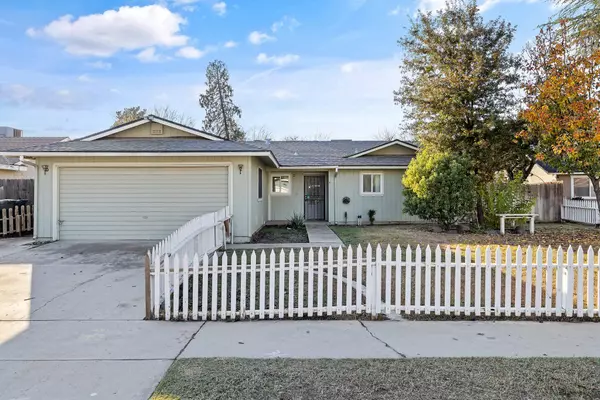 1037 Sherwood Court, Tulare, CA 93274