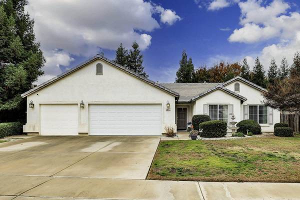 3817 N Carson Street, Visalia, CA 93291