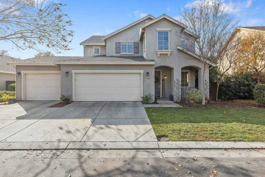 1289 Windsong Drive, Tulare, CA 93274