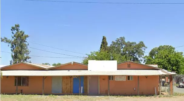 190 E Yates Avenue, Porterville, CA 93257