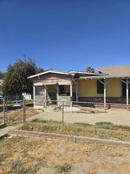 420 E 2nd Street, Hanford, CA 93230