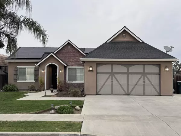 2596 Muirfield Avenue, Tulare, CA 93274