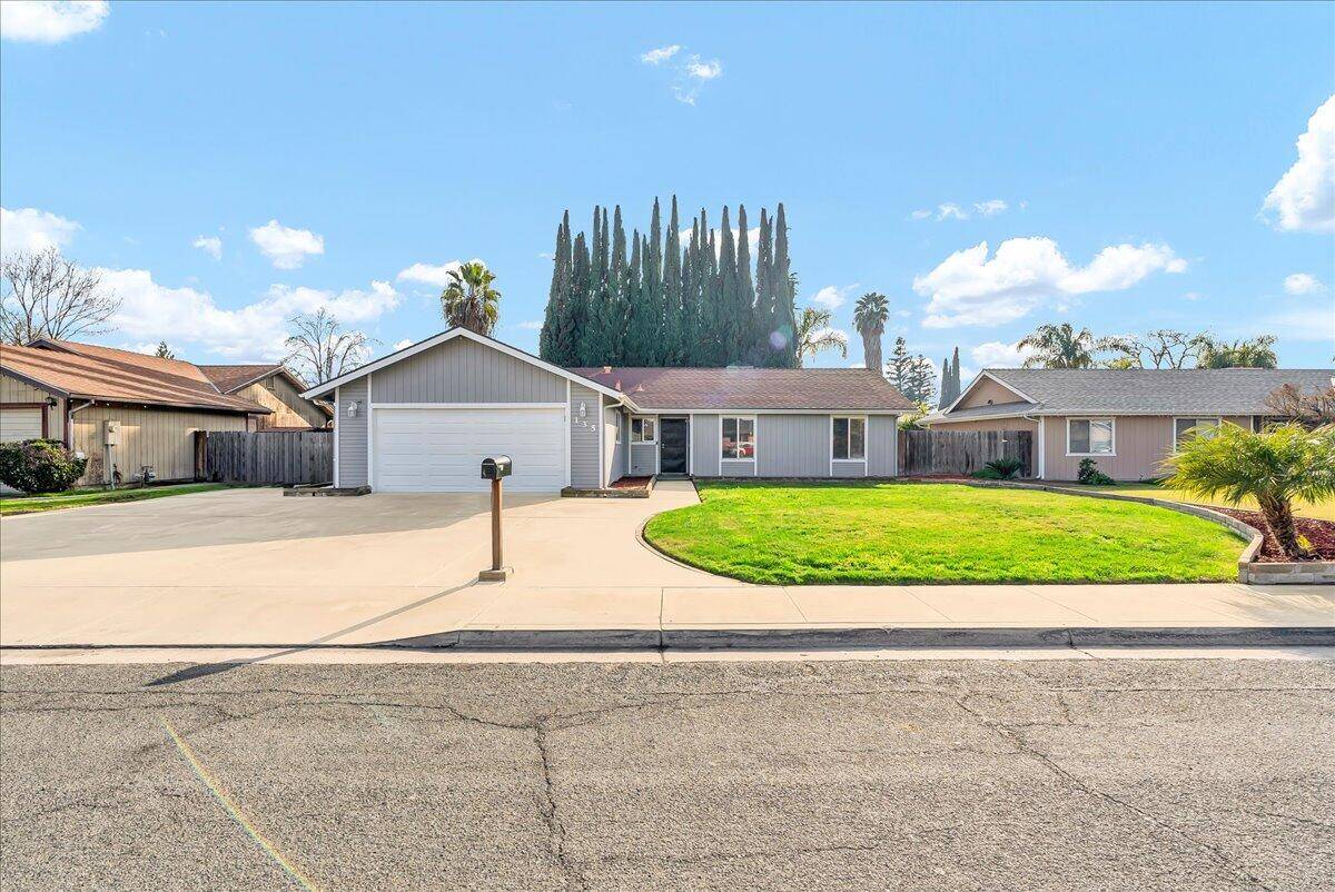 135 E Beech Avenue, Visalia, CA 93277