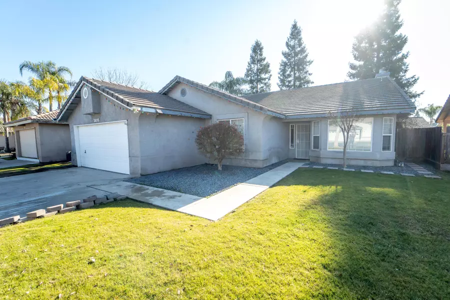 3815 E Four Creeks Court, Visalia, CA 93292