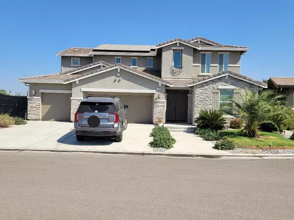 3529 Elberta Circle, Dinuba, CA 93618