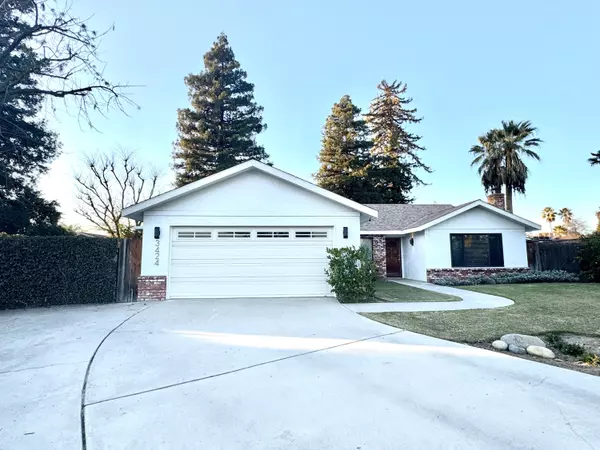 3424 W Monte Vista Court, Visalia, CA 93277