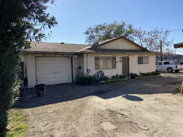 1105 Tomah Avenue, Porterville, CA 93257