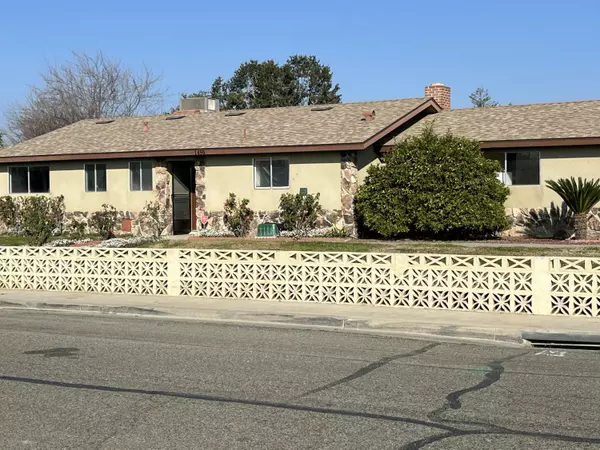 1450 E Frances Avenue, Tulare, CA 93274