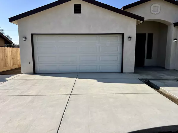 Farmersville, CA 93223,753 N Brundage Avenue