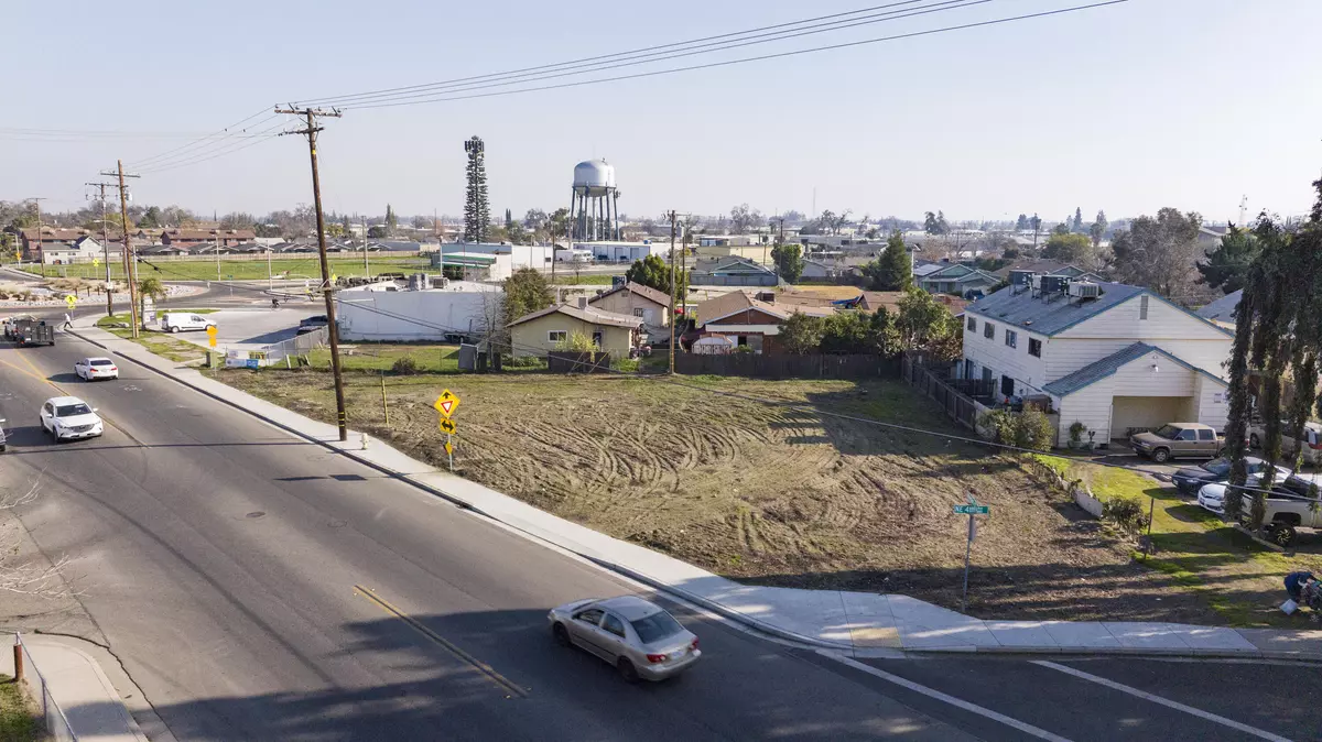 Visalia, CA 93291,339 NE 4th Avenue