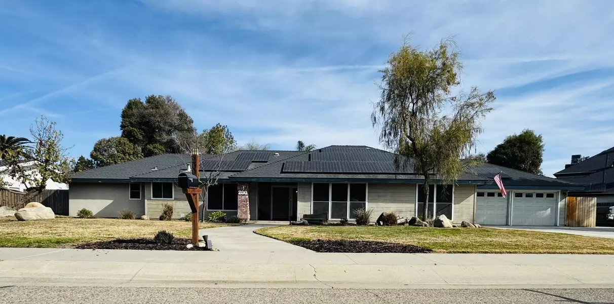 200 W Westwood Avenue, Visalia, CA 93277