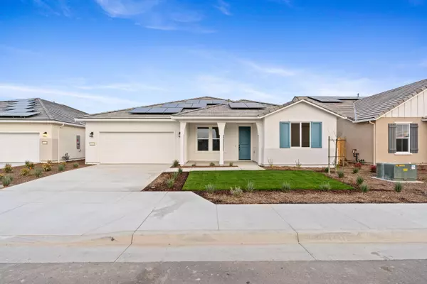 2952 Pine Valley Avenue, Tulare, CA 93274